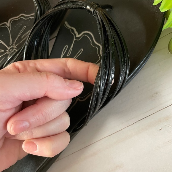 Three Pairs! Sandal and Flip Flop Bundle. Gap, Michelle D Shoes - Picture 10 of 11